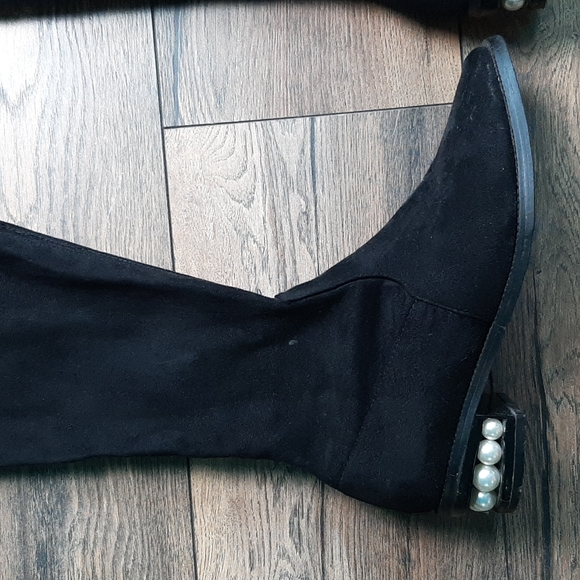 CATHERINE MALANDRINO black BOOTS PEARL HEEL. 25" shaft height - Picture 7 of 15